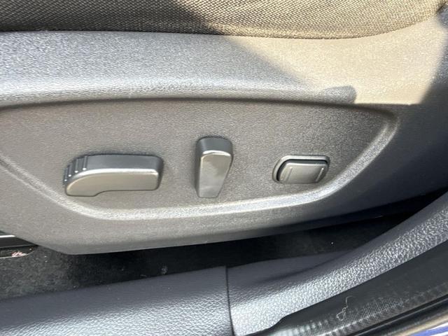Photo of 2017 Caspian Blue Nissan Rogue
