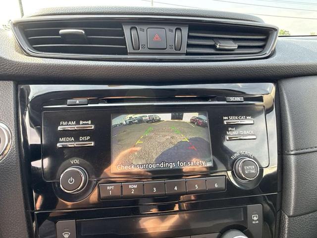 Photo of 2017 Caspian Blue Nissan Rogue