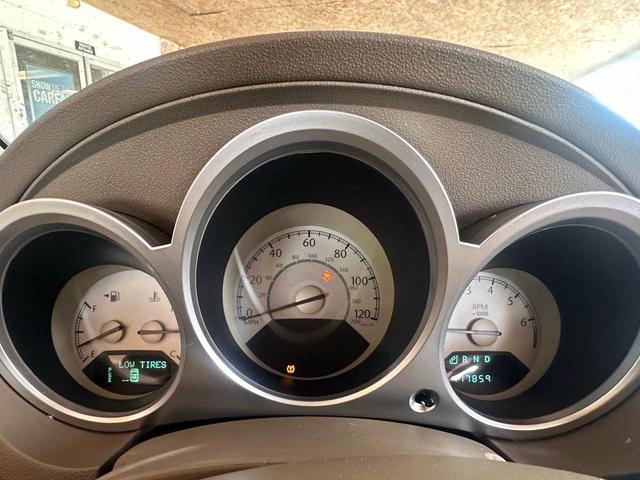 Photo of 2008 White Chrysler Sebring