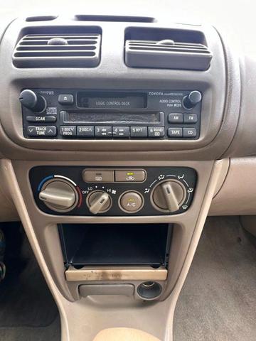 Photo of 2002 Gold Toyota Corolla