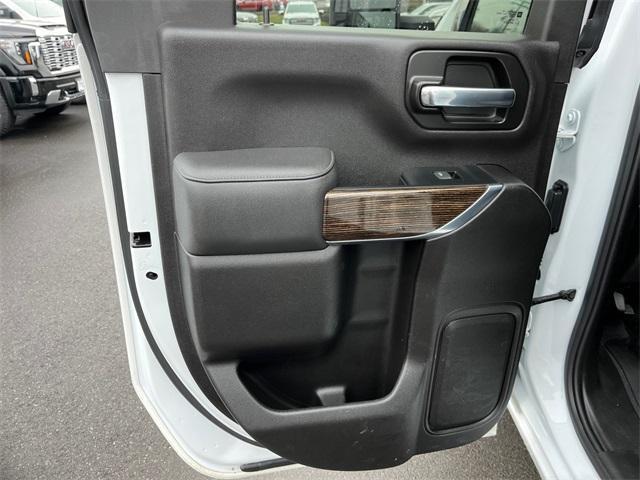 Photo of 2023 Summit White GMC Sierra 2500