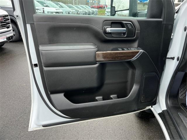 Photo of 2023 Summit White GMC Sierra 2500