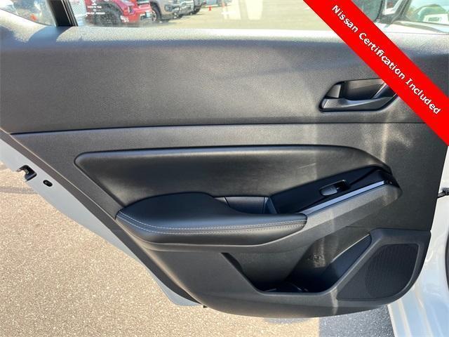 Photo of 2023 White Nissan Altima