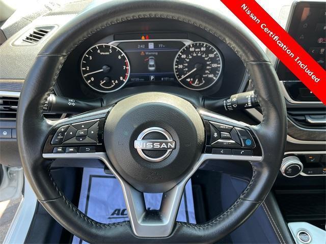 Photo of 2023 White Nissan Altima
