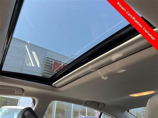 Photo of 2023 White Nissan Altima