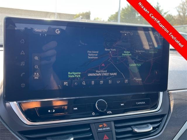 Photo of 2023 White Nissan Altima