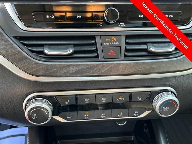 Photo of 2023 White Nissan Altima