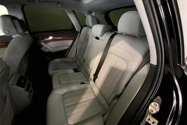 Photo of 2022 Black Audi Q5
