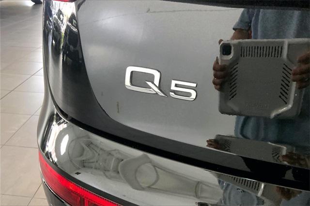 Photo of 2022 Black Audi Q5