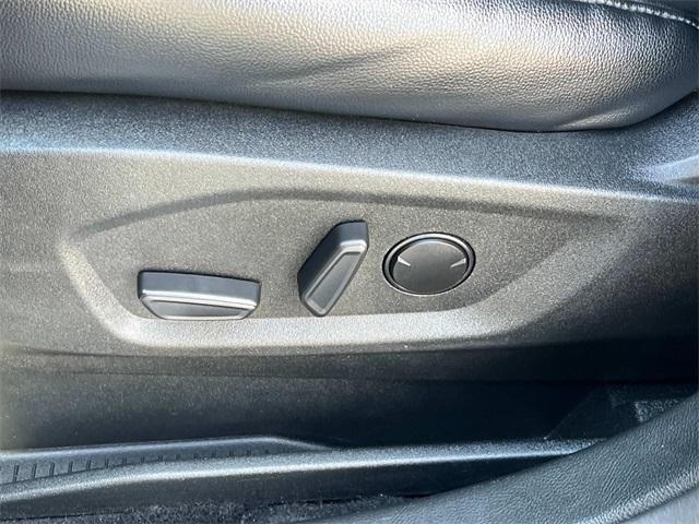 Photo of 2022 Blue Metallic Ford Edge