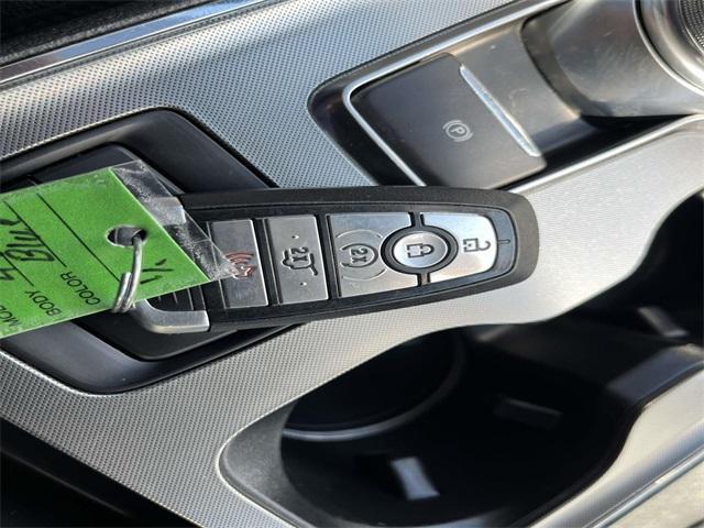 Photo of 2022 Blue Metallic Ford Edge