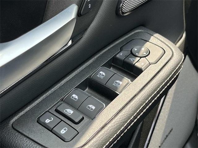 Photo of 2025 Diamond Black RAM 1500