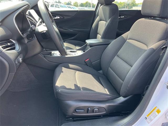 Photo of 2024 Summit White Chevrolet Malibu