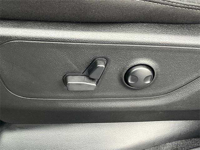 Photo of 2025 Bright White Clearcoat RAM 1500