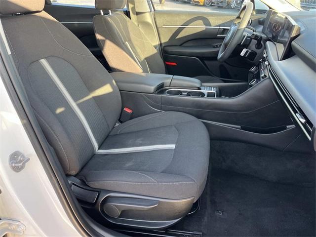 Photo of 2024 White Hyundai SONATA
