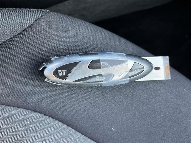 Photo of 2024 White Hyundai SONATA