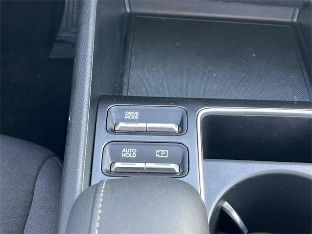 Photo of 2024 White Hyundai SONATA