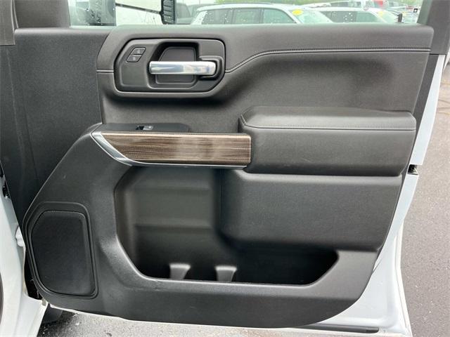Photo of 2023 Summit White Chevrolet Silverado 2500