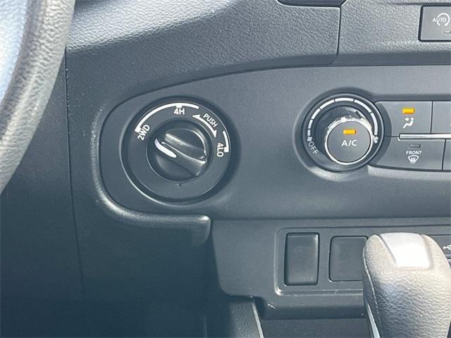 Photo of 2024 Black Nissan Frontier