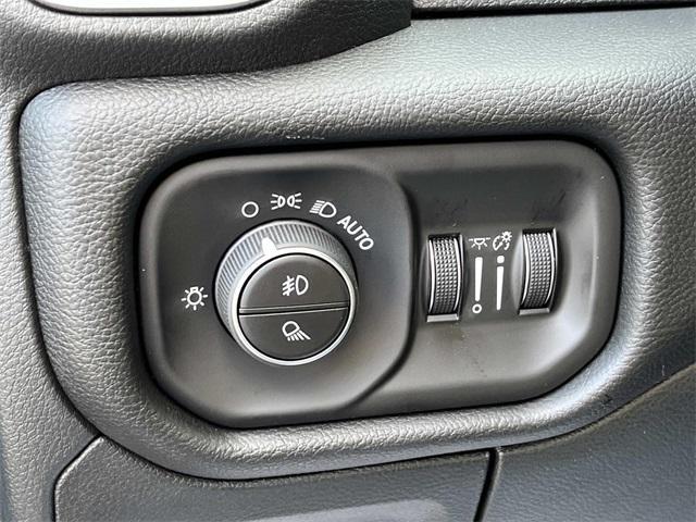 Photo of 2025 Granite Crystal Clearcoat Metallic RAM 1500