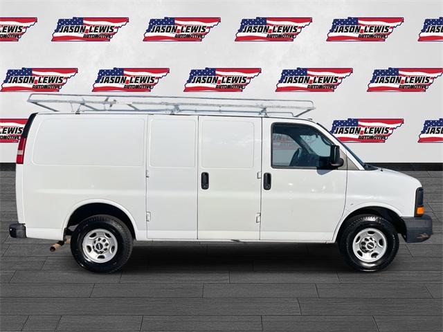 Photo of 2008 Summit White GMC Savana 2500