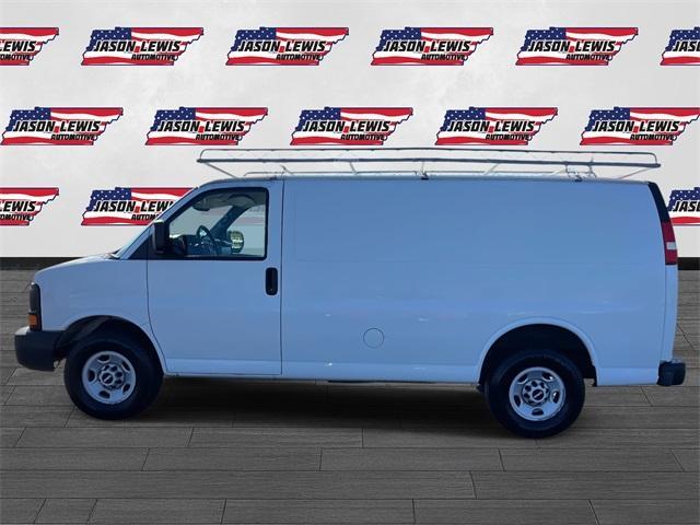 Photo of 2008 Summit White GMC Savana 2500