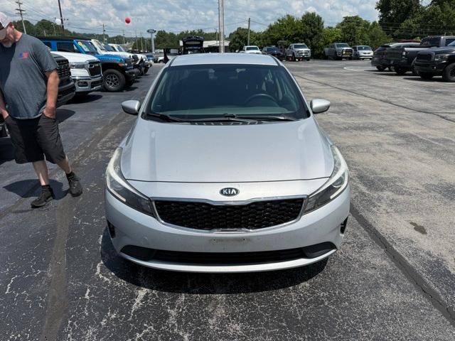 Photo of 2017 Silky Silver Kia Forte