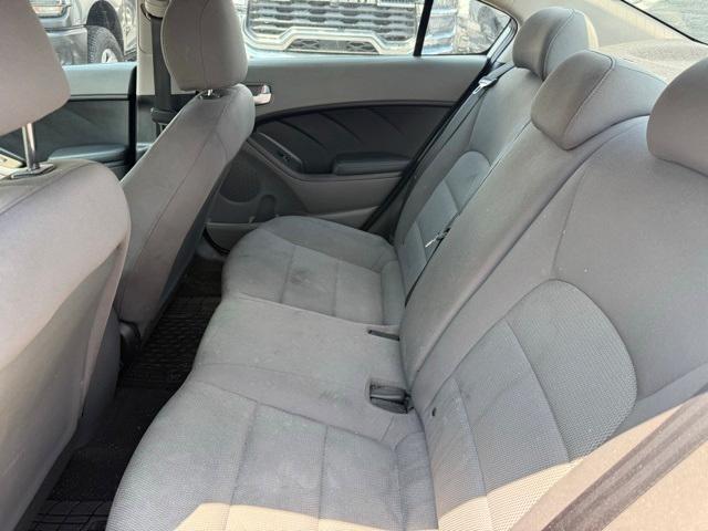 Photo of 2017 Silky Silver Kia Forte