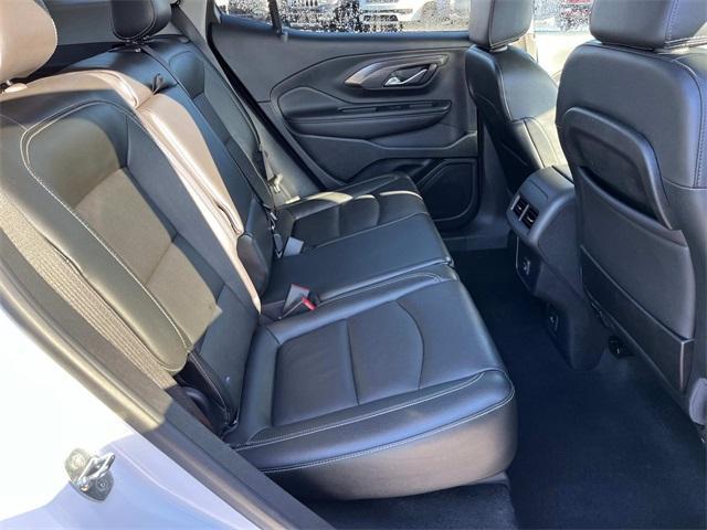Photo of 2023 Summit White GMC Terrain