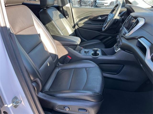 Photo of 2023 Summit White GMC Terrain