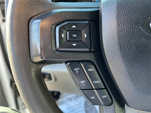 Photo of 2017 Oxford White Ford F-350