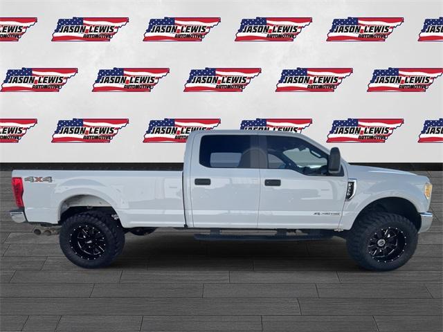 Photo of 2017 Oxford White Ford F-350