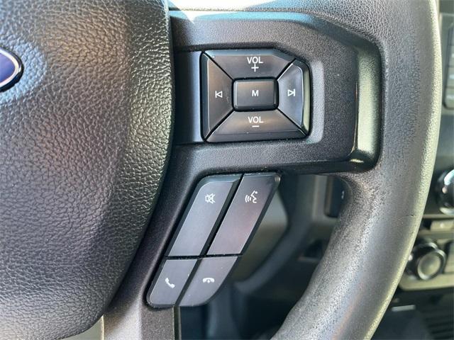 Photo of 2017 Oxford White Ford F-350