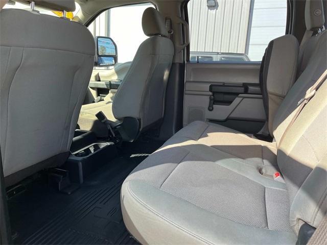 Photo of 2017 Oxford White Ford F-350