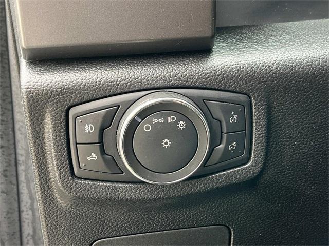 Photo of 2016 Oxford White Ford F-150