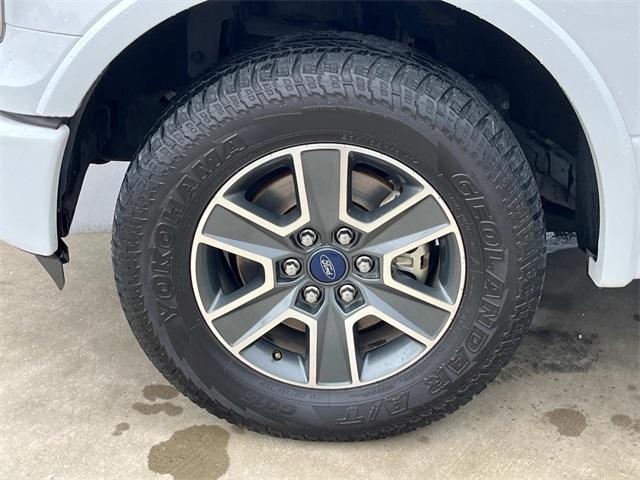 Photo of 2016 Oxford White Ford F-150