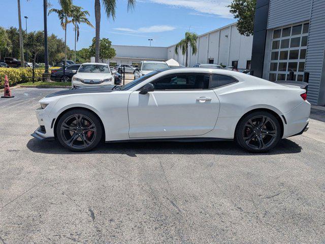 Photo of 2022 Summit White Chevrolet Camaro