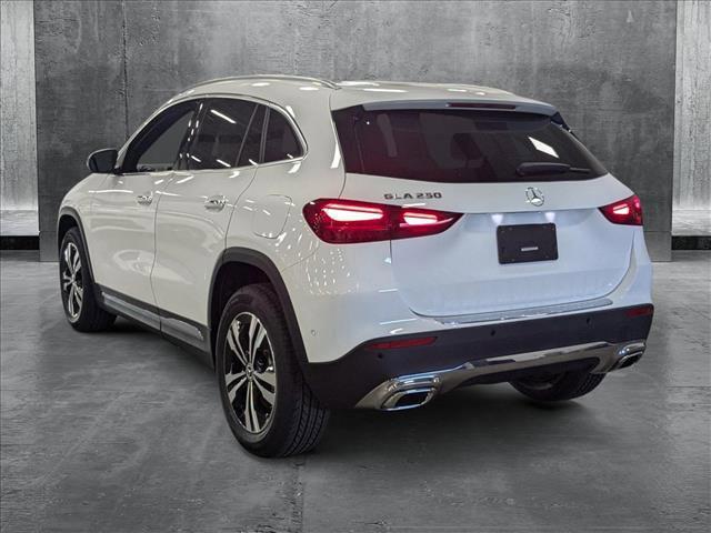 Photo of 2025 Polar White Mercedes-Benz GLA 250