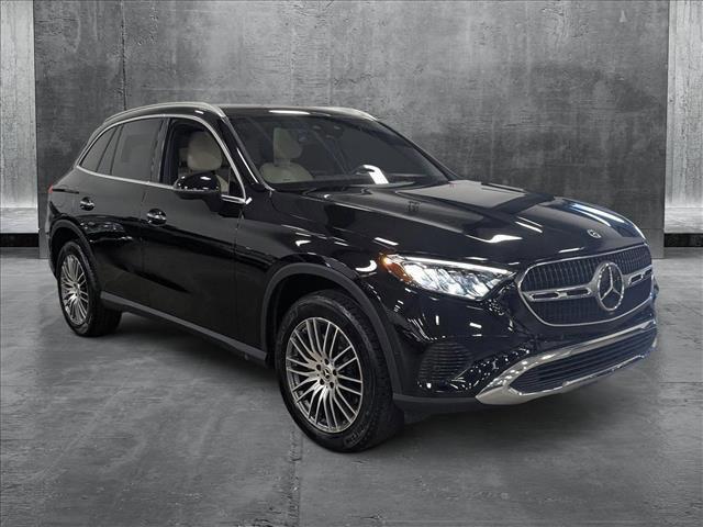Photo of 2024 Black Mercedes-Benz GLC 300