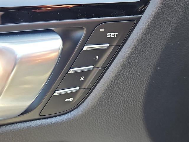 Photo of 2024 White Porsche Macan