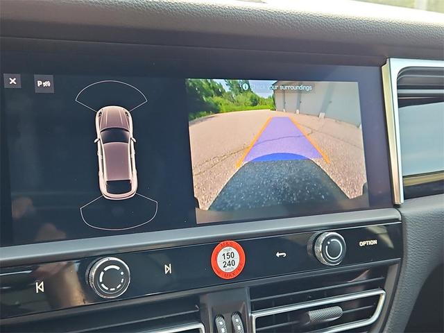 Photo of 2024 White Porsche Macan