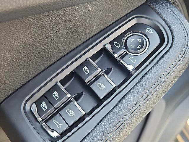 Photo of 2024 White Porsche Macan