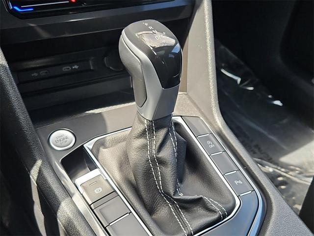 Photo of 2022 Deep Black Pearl Effect Volkswagen Tiguan
