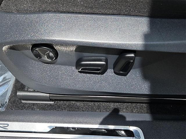 Photo of 2022 Deep Black Pearl Effect Volkswagen Tiguan