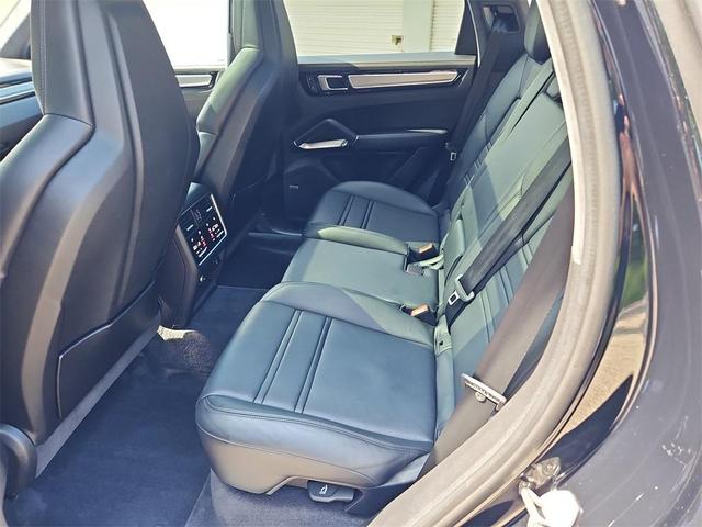Photo of 2022 Black Porsche Cayenne