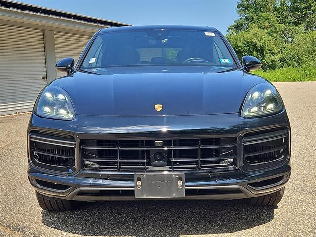 Photo of 2022 Black Porsche Cayenne