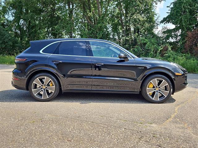 Photo of 2022 Black Porsche Cayenne