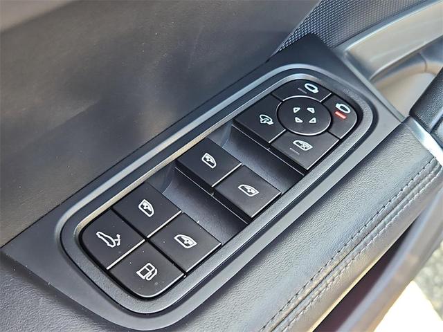 Photo of 2022 Black Porsche Cayenne
