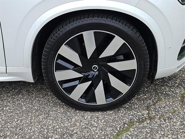 Photo of 2023 Crystal White Metallic Volvo XC90 Recharge Plug-In Hybrid