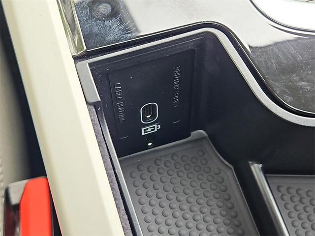 Photo of 2023 Crystal White Metallic Volvo XC90 Recharge Plug-In Hybrid
